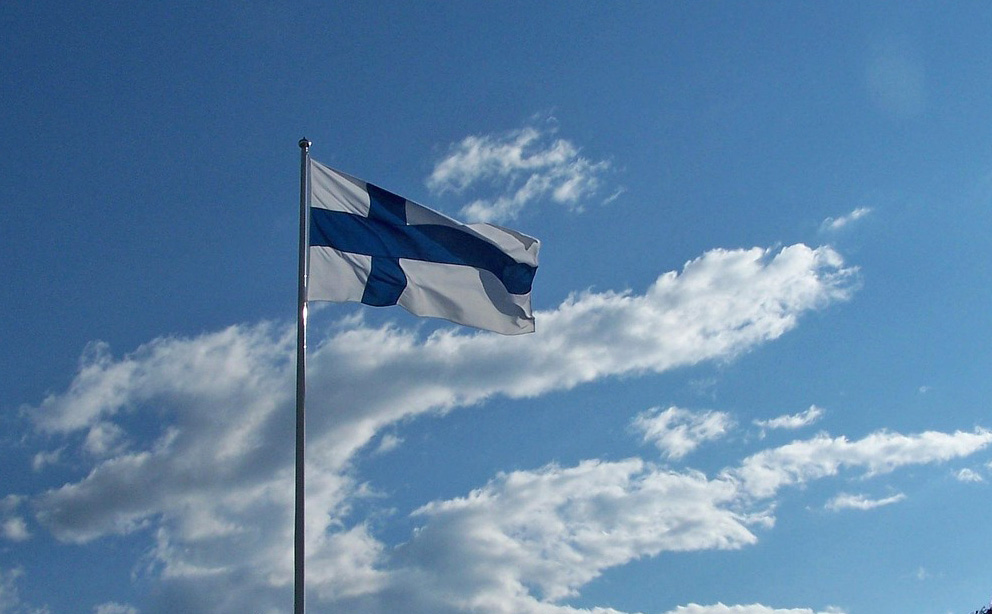 Suomen lippu.
